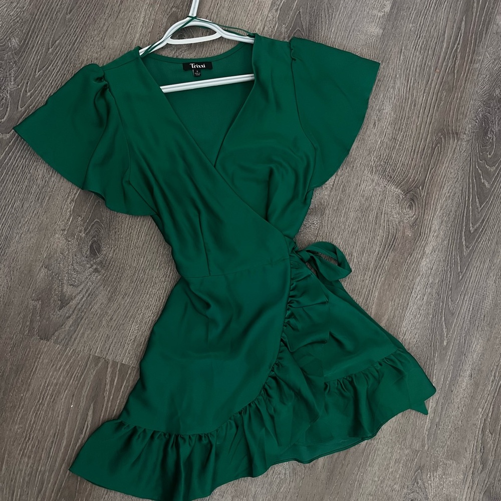 Trixxi satin Forest Green Flutter Sleeve Mini Dress